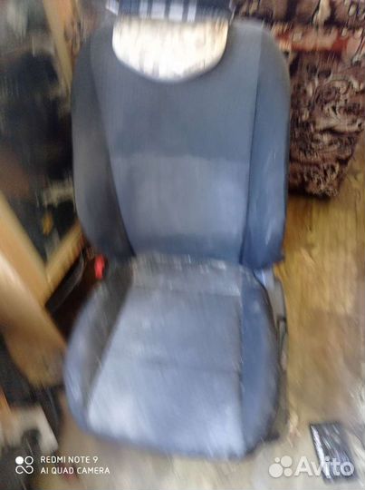 Сиденье переднее левое Skoda Fabia 2007-2015