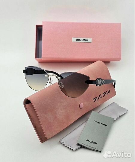 Солнцезащитные очки женские Miu Miu