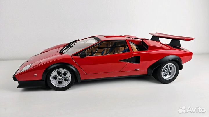 Модель Lamborghini Countach 1:8 DeAgostini