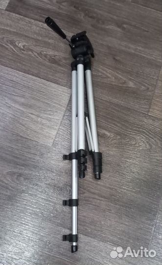 Штатив для фотоаппарата