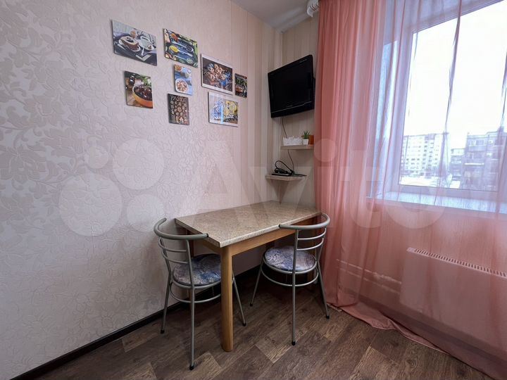 2-к. квартира, 54 м², 4/10 эт.