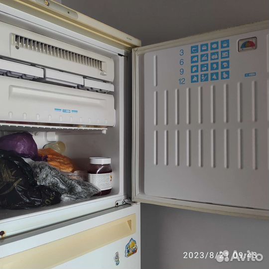 Холодильник на запчасти Stinol