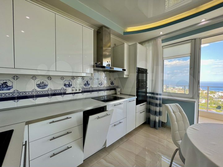 2-к. квартира, 121 м², 16/16 эт.