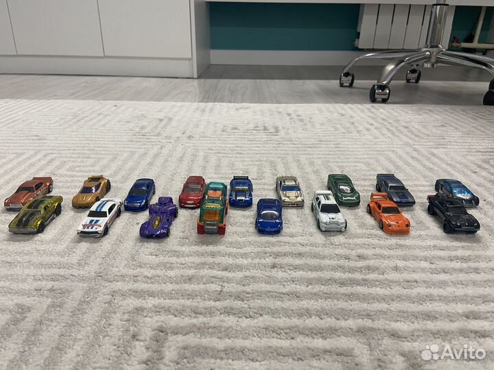 Машинки hotwheels