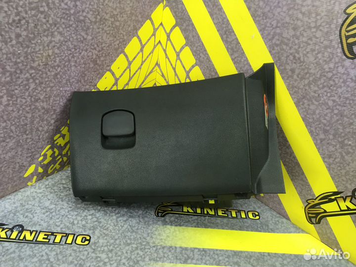 Бардачок Крышка (дверца) Опель Корса Д Corsa D