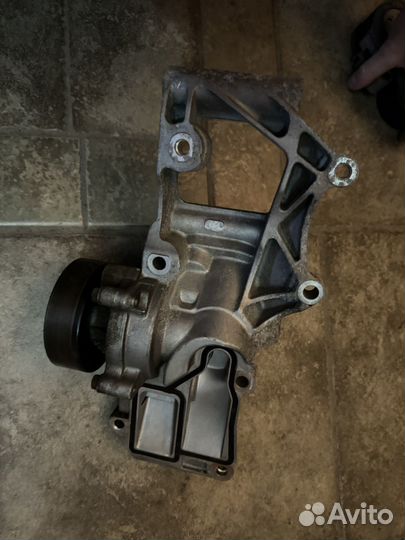 Помпа с термостатом на mini,bmw b48