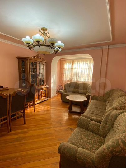 4-к. квартира, 82 м², 4/9 эт.