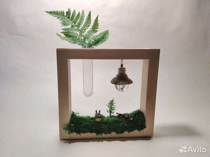 Декоративная рамка со мхом
