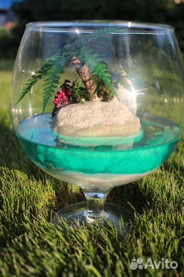 Моссариум с пальмой в вазе 