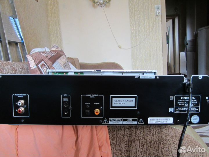 Компакт-дисков проигрыватель