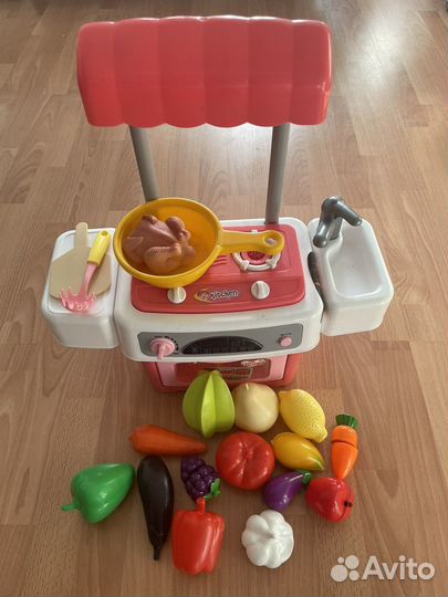 Детские игрушки (кухня)