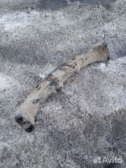 Задний подрамник Тойота Селика т18