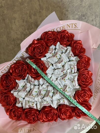 Букет из атласных роз