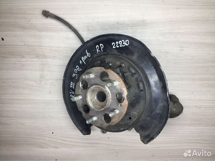 Кулак задний правый Honda CR-V III рестайлинг (200