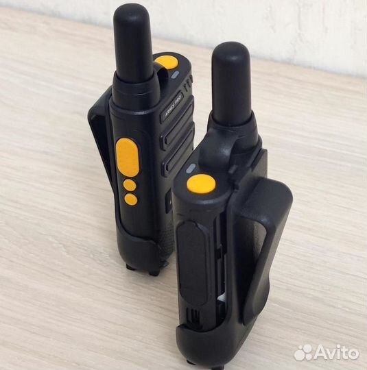Рация-радиостанция с гарнитурой-наушником