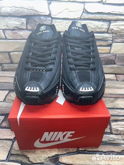 Кроссовки nike shox r4 black gold 40-42