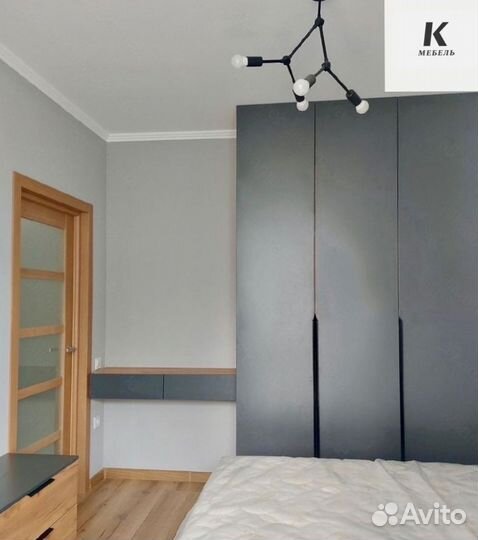 Шкаф распашной на заказ в гостинную