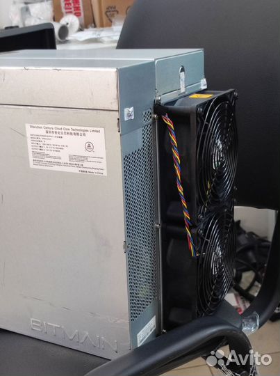 Asic майнер Bitmain Antminer S19