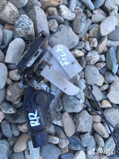 Toyota corolla 120 замок двери