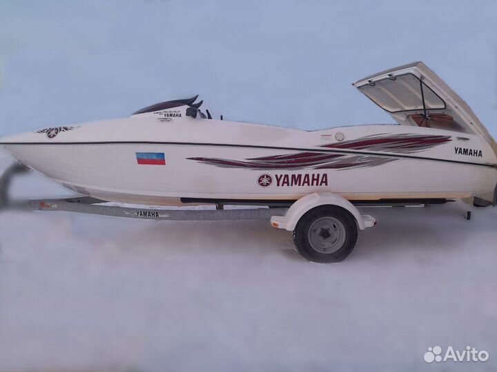 Катер Ямаха LS-2000
