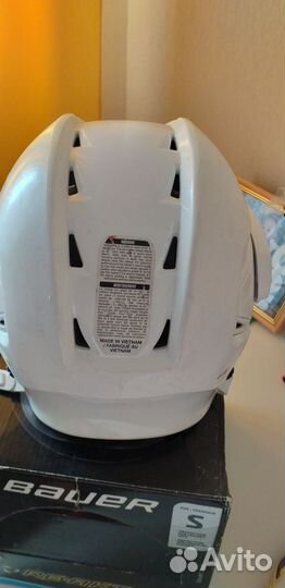 Хоккейный шлем