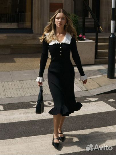 Платье вязаное с воротником