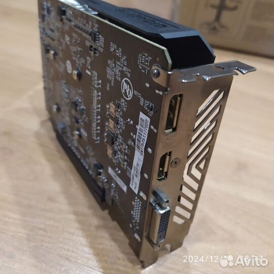 Видеокарта Gigabyte Radeon RX560