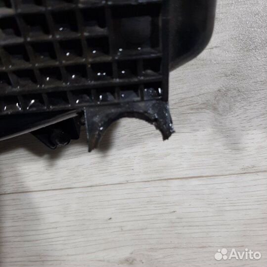 Корпус воздушного фильтра Renault Logan 1 седан