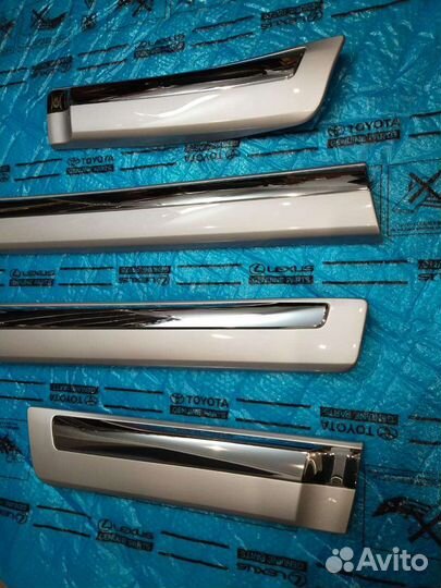 Молдинги дверей Ленд Крузер 200 серебро 2012-2015