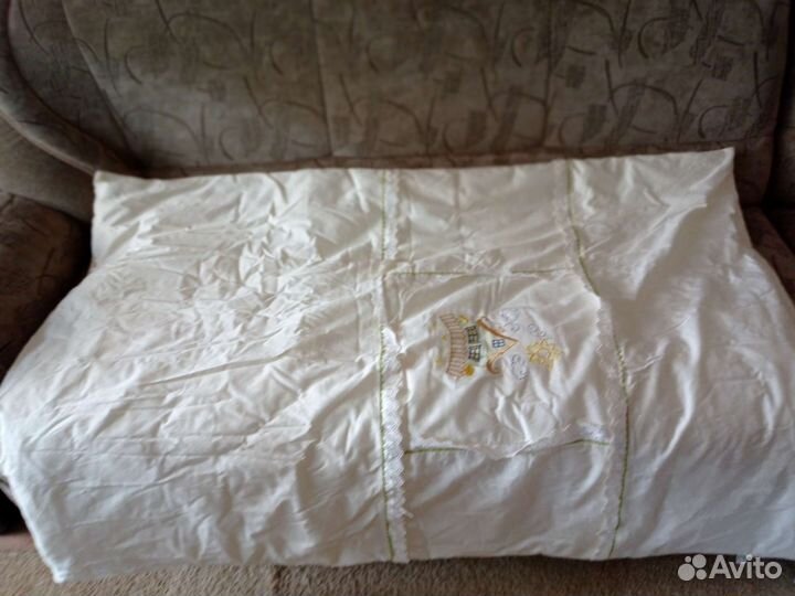 Комплект в детскую кроватку бортики одеяло