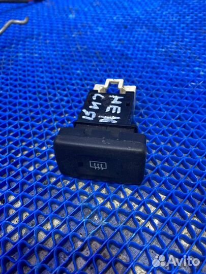 Кнопка обогрева заднего стекла Nissan Primera P11