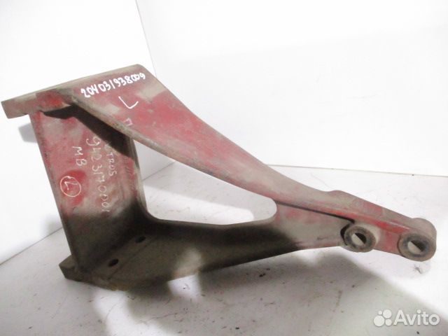 Кронштейн торсиона левый Mercedes-Benz A9423170001