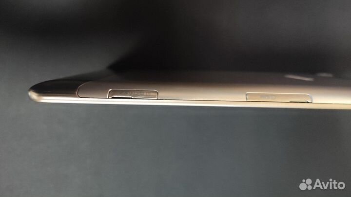 Планшет Samsung Galaxy Tab 7.7