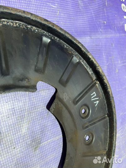 Пыльник тормозного диска передний левый Audi Q7 4L