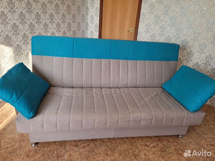 Диван