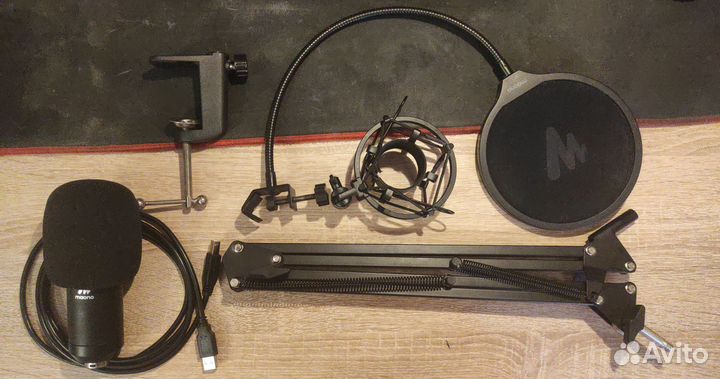 Микрофон Maono AU A04 со стойкой