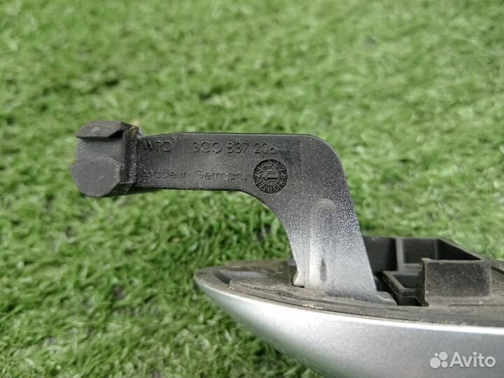 Ручка двери (внешняя) правая Volkswagen Passat b7