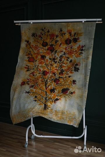 Интерьерная картина из шелка