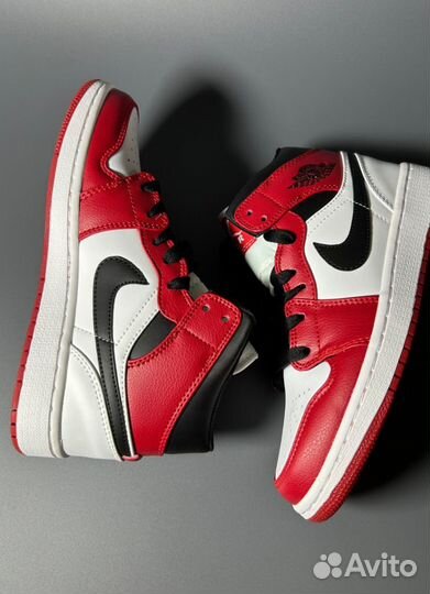 Кроссовки Air Jordan 1 Retro High OG Chicago Люкс