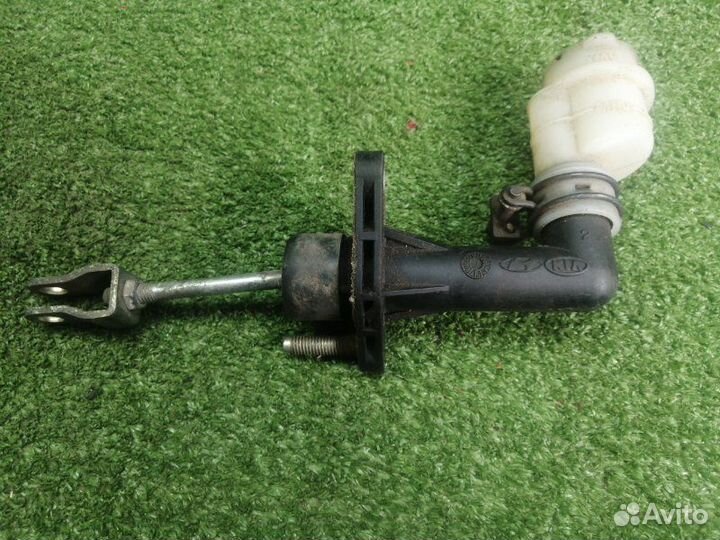 Главный цилиндр сцепления Hyundai Sonata 4 EF