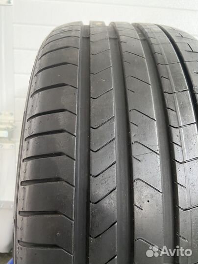 Pirelli P Zero PZ4 255/35 R20 93Y