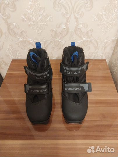 Лыжные ботинки
