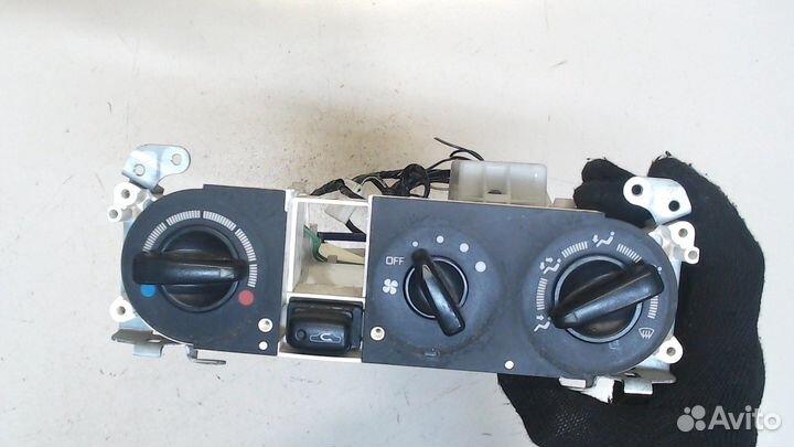 Переключатель отопителя Mitsubishi Montero Sport