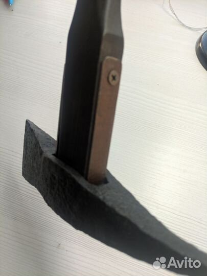 Топор пожарный кованый