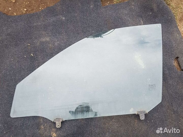 Переднее левое стекло Hyundai Elantra xd