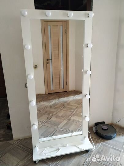 Зеркало напольное с подсветкой