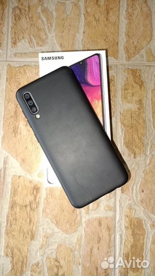 Samsung Galaxy A50, 4/64 ГБ