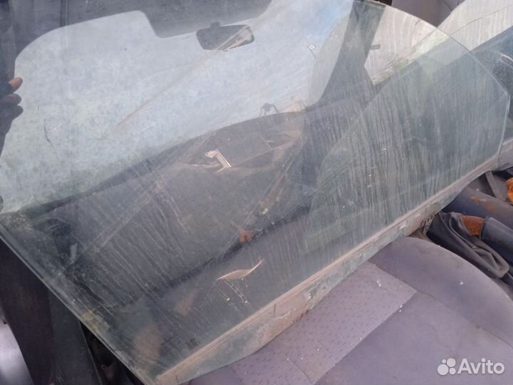 Стекло переднее правое Nissan primera P12 универса