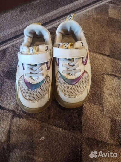 Кроссовки для девочки