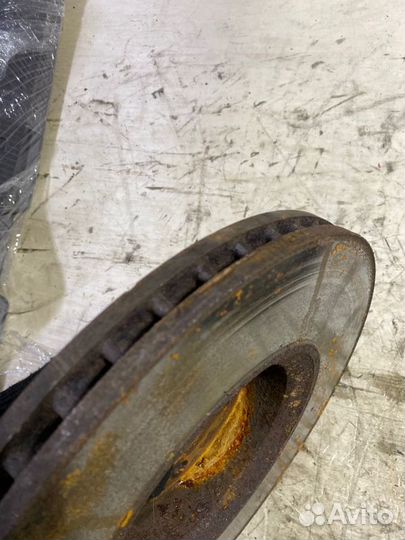 Тормозной диск передний Volvo S80 AS60 B5254T10